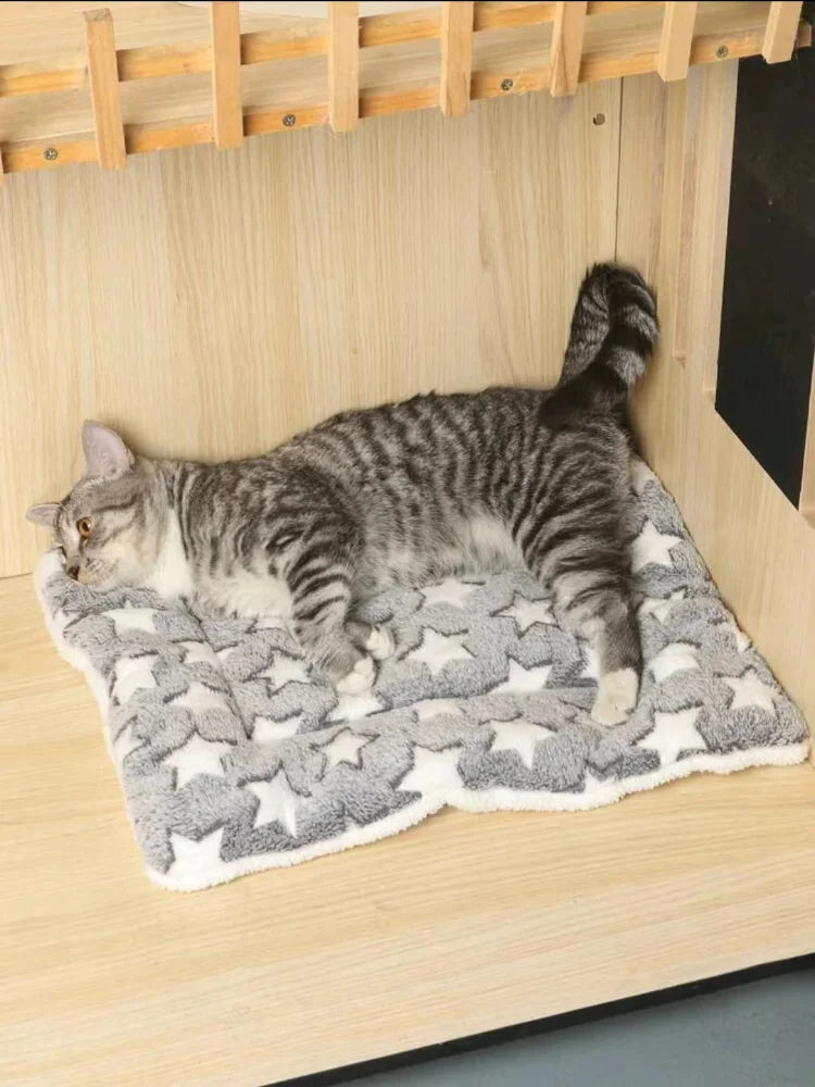 Flannel Pet Sleeping Mat – Thick Dog & Cat Bed